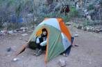 Acampando no Bright Angel Canyon, no fundo do Grand Canyon, no Arizona, nos Estados Unidos